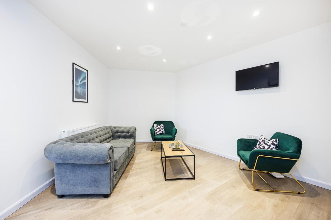 Cresta House - Modern Apartments Лутън Екстериор снимка