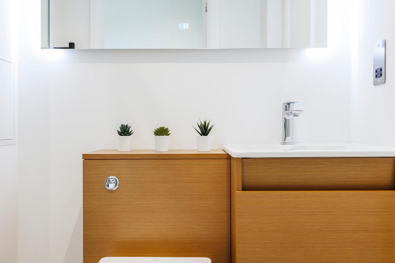 Cresta House - Modern Apartments Лутън Екстериор снимка
