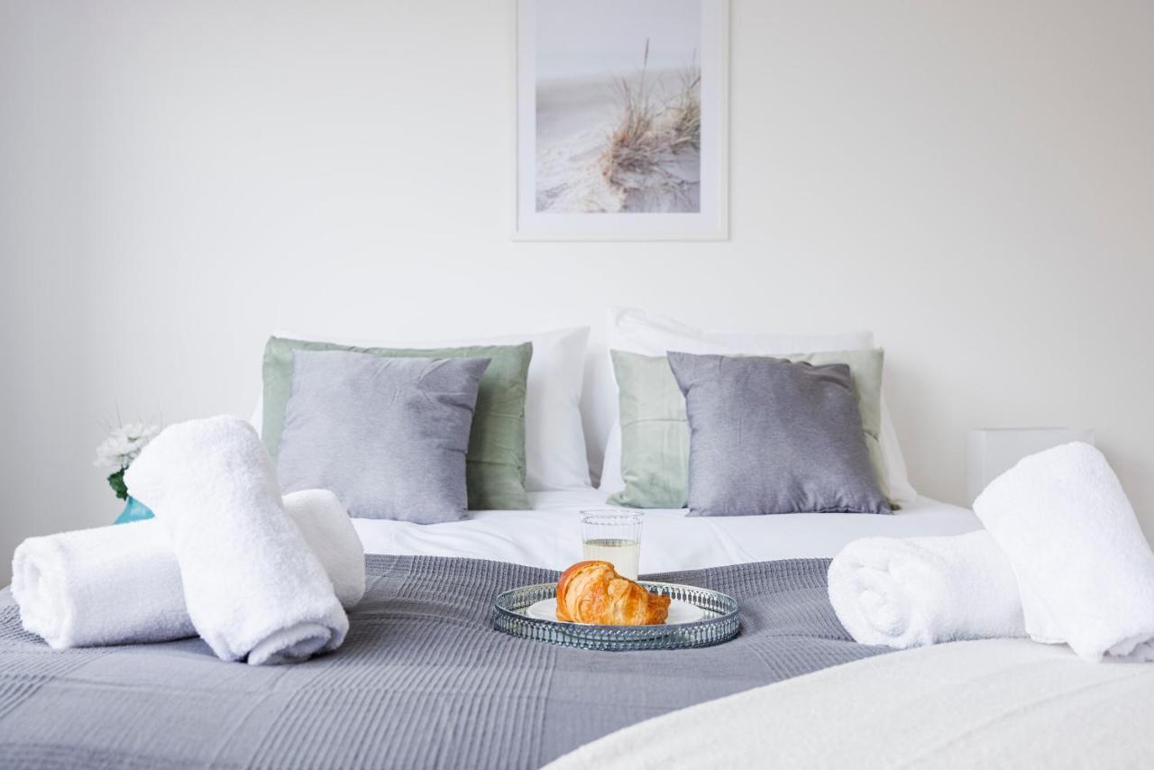 Cresta House - Modern Apartments Лутън Екстериор снимка
