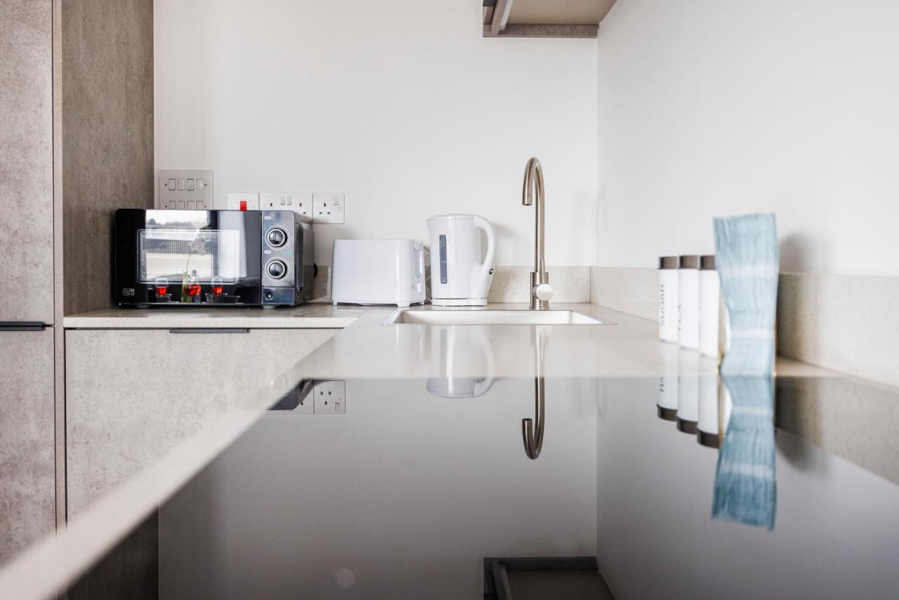 Cresta House - Modern Apartments Лутън Екстериор снимка