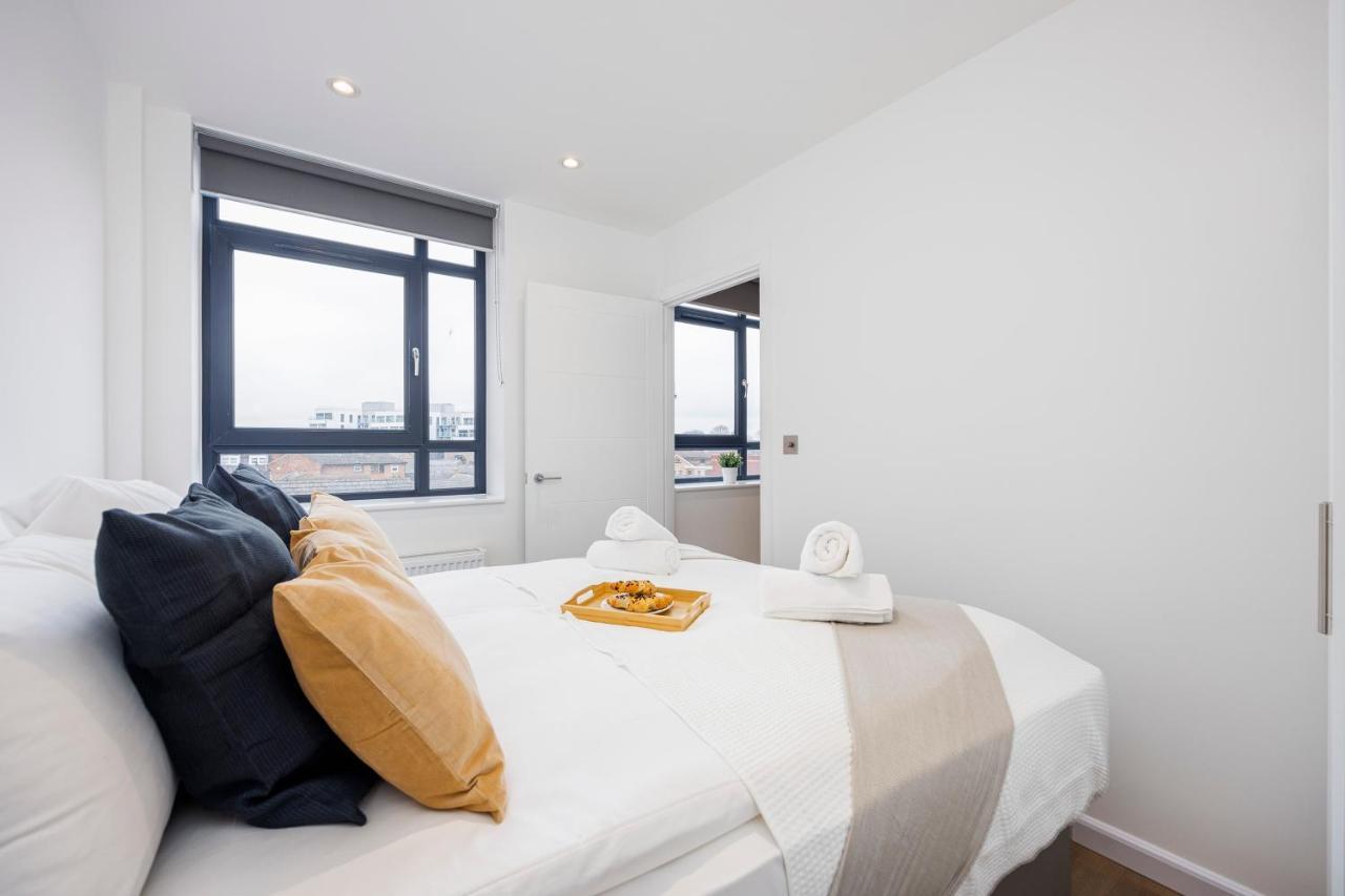 Cresta House - Modern Apartments Лутън Екстериор снимка
